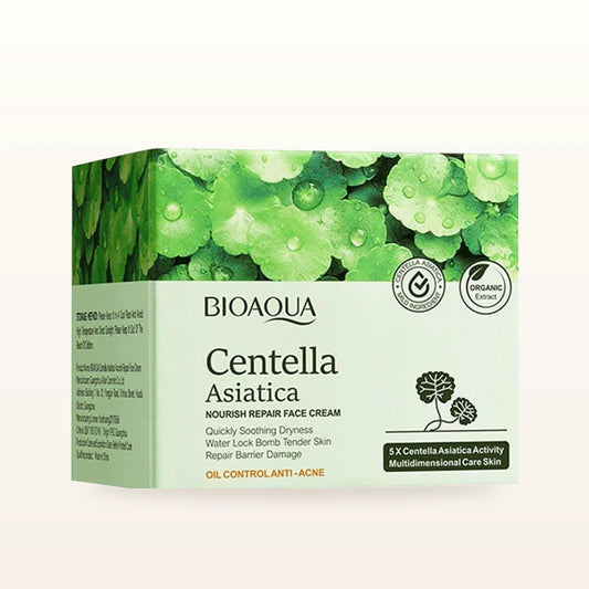 Calm Cream, crema facial hidratante Centella Asiática sobre fondo marfil cálido